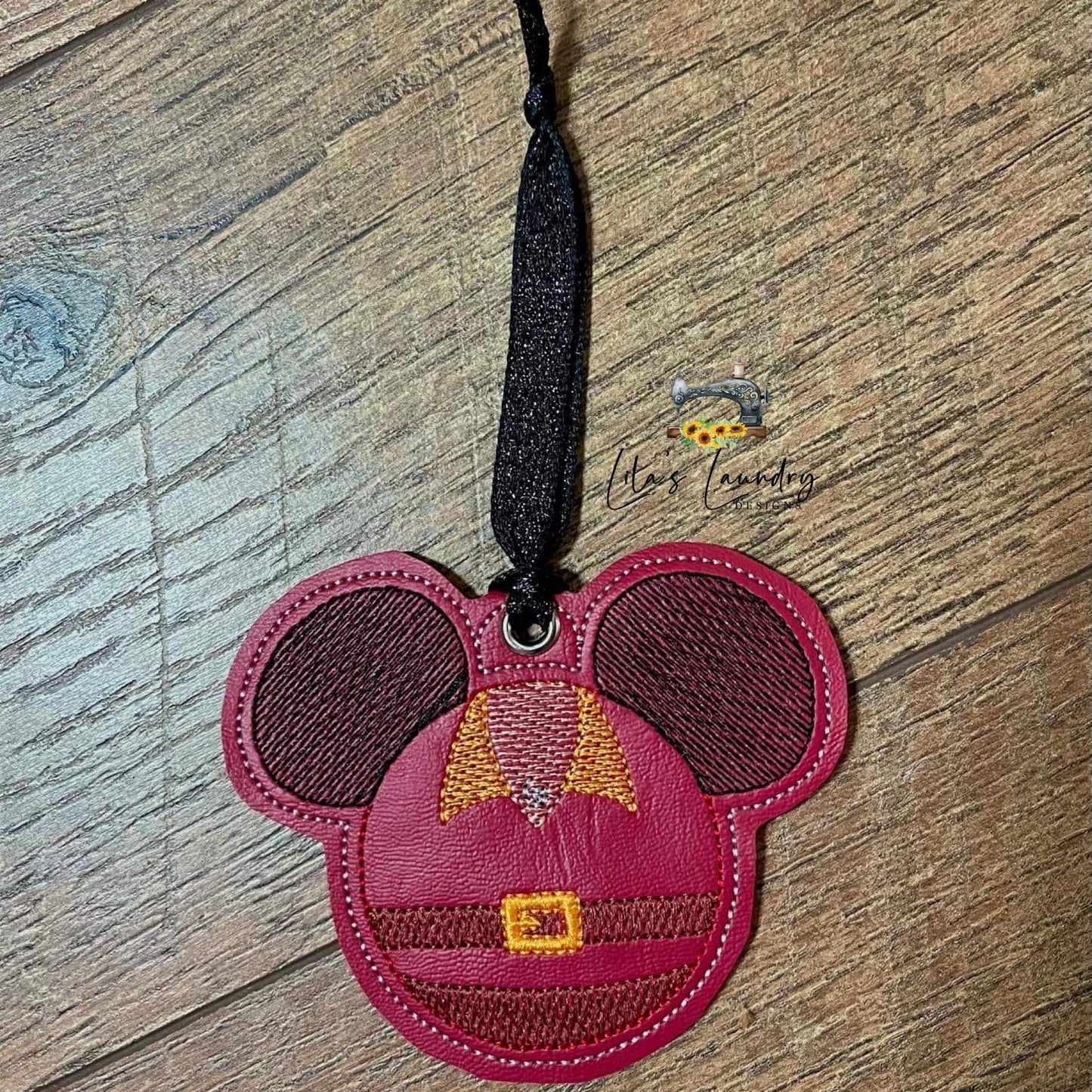 Arrogant Villain Ornament - Digital Embroidery Design